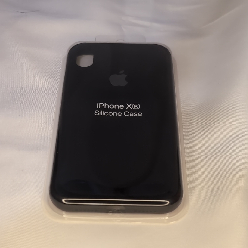 Apple iPhone XR Silicone Case - Midnight Black